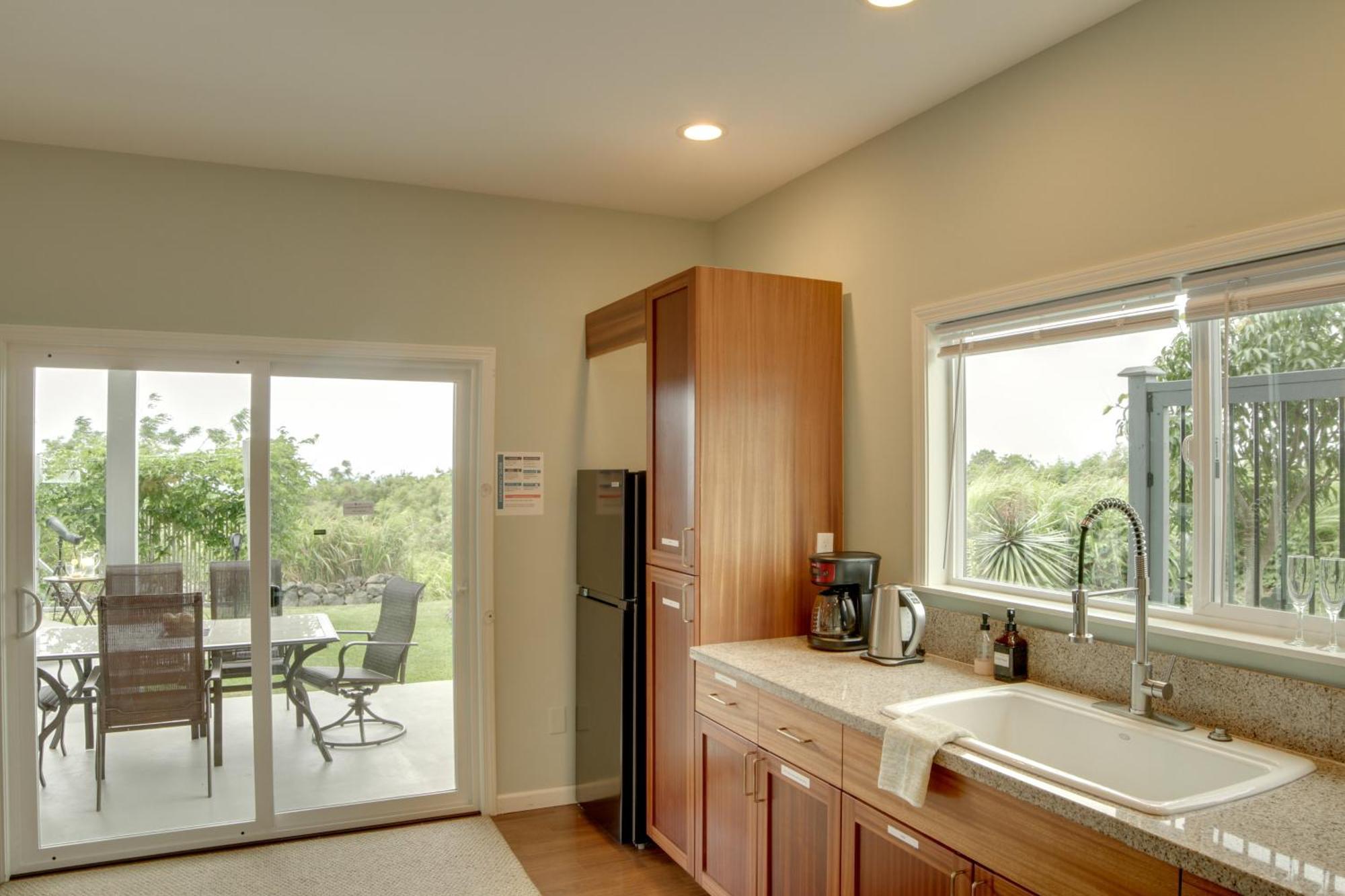 The Aloha Green House Retreat With Ocean Views! Naalehu Luaran gambar